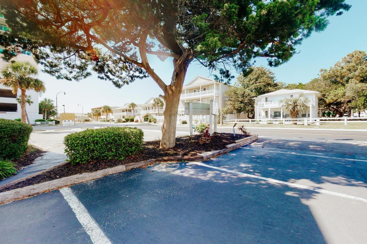 Ocean Retreat & Villas Myrtle Beach Exterior photo